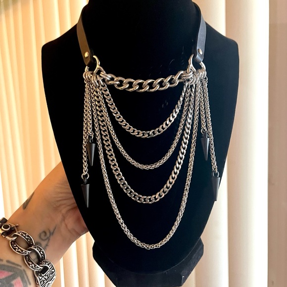 Handmade stainless steel & leather adjustable chain & spikes choker necklace - Picture 6 of 15